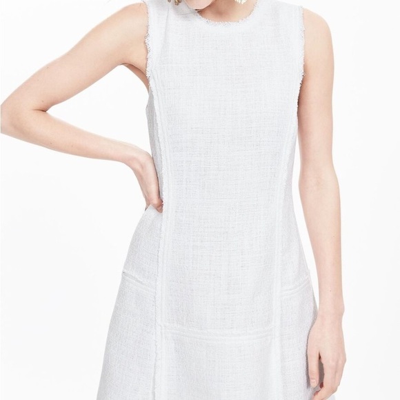 Banana Republic Dresses & Skirts - Banana Republic White Sleeveless Dress With Fringe